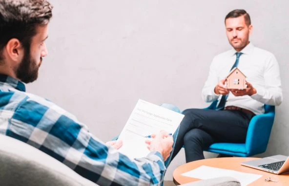 پیش‌بینی ذهن خریدار: ۵ عاملی که مشتری را در فاز پیش‌فروش به خرید متقاعد می‌کند (روانشناسی انتخاب ملک)