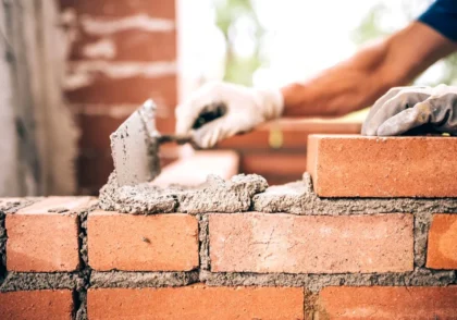 مصالح نامرئی: ۵ ماده ساختمانی که طول عمر ملک شما را تعیین می‌کنند (مقابله با فریب کیفیت)